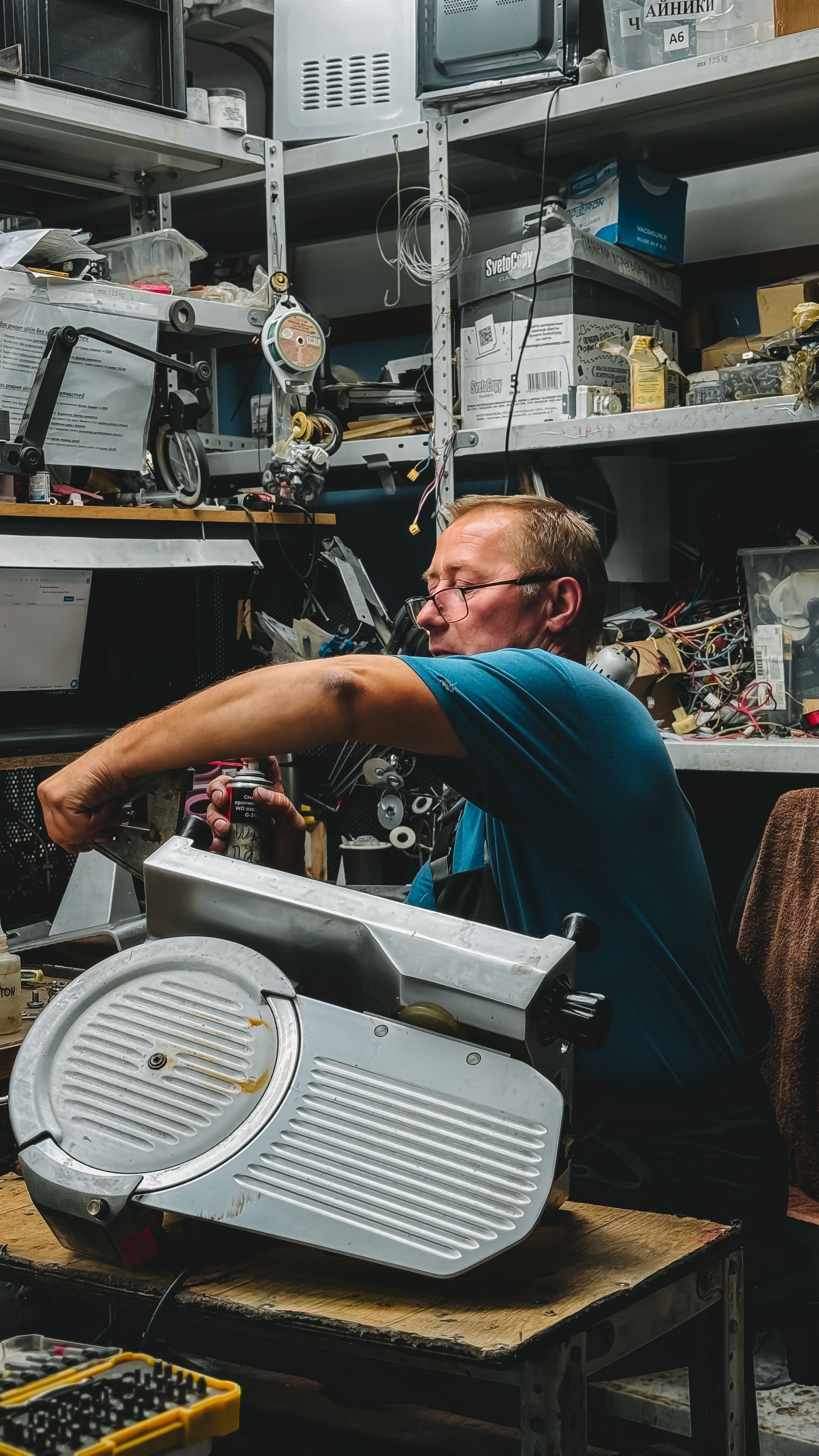 Professional appliance service technician
